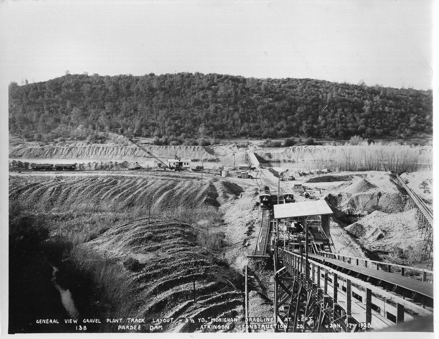 General view gravel plant track layout - 3 1/2 yd, Monighan dragline at left.	(January 1928)